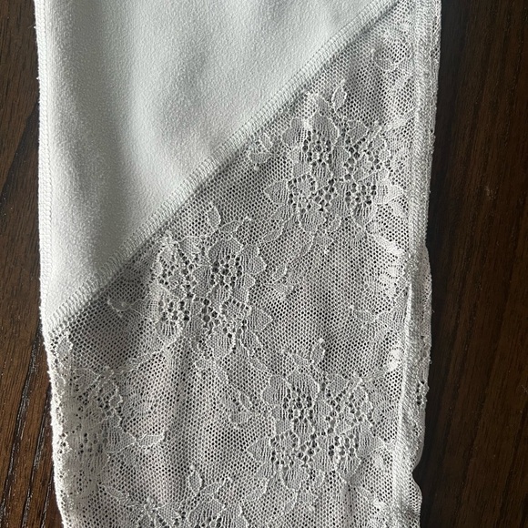 Fabletics Light Gray Leggings - Medium - Picture 8 of 14